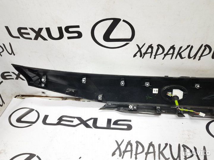 Накладка крышки багажника Lexus Rx350L 2015-2022