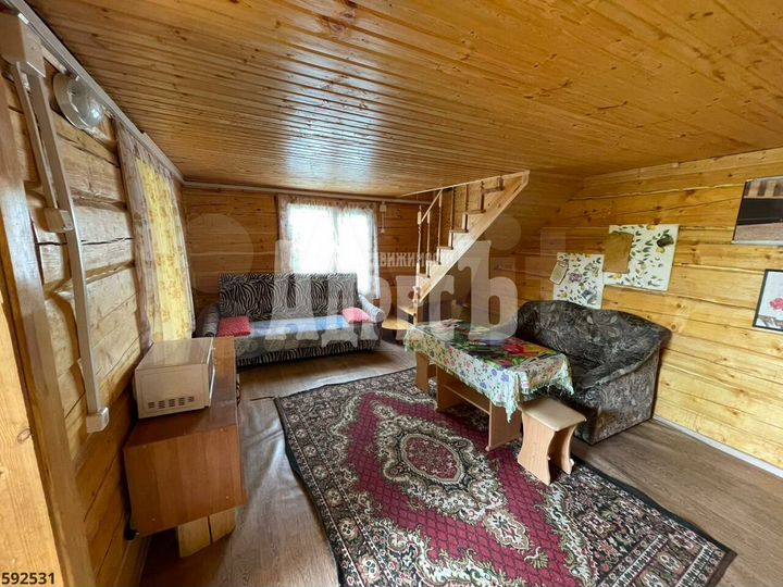 Дом 40,7 м² на участке 6 сот.