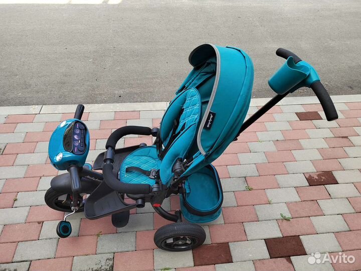 Детский трехколесный велосипед с ручкой