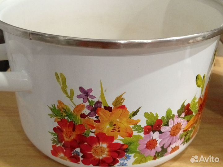 Кастрюля эмалированная