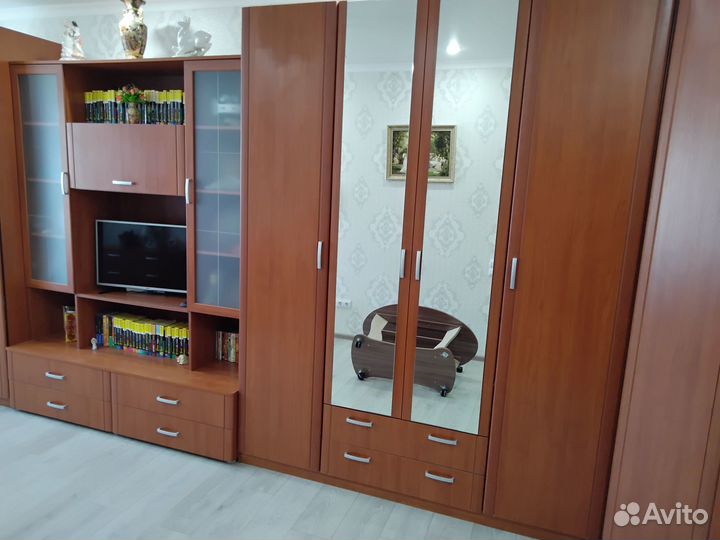 Стенка в гостиную бу