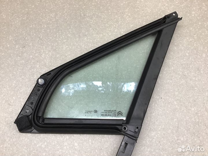 Стекло двери передней правой Citroen C4 II 2011