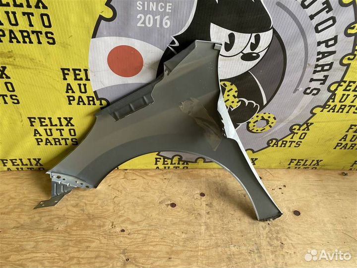 Крыло переднее правое Peugeot 207