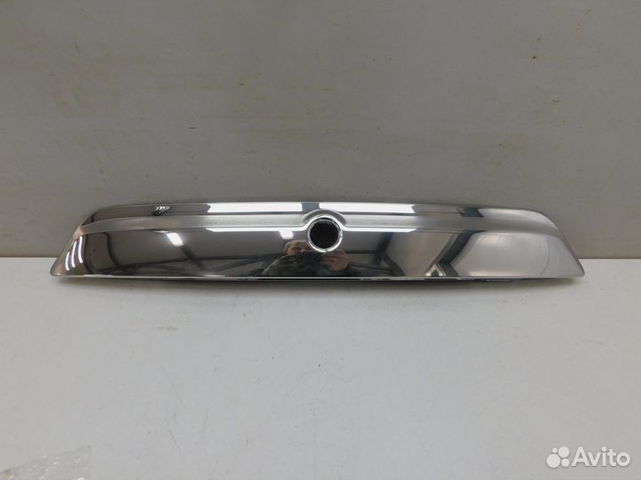 Накладка двери багажника Nissan Terrano