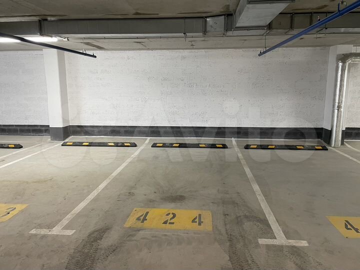 Машиноместо, 13 м²