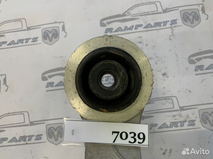 Рычаг передний левый нижний