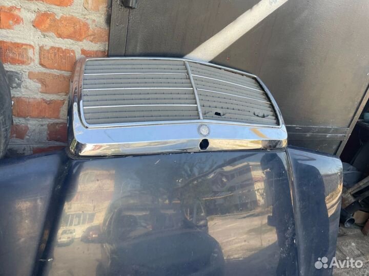 Капот + решетка w 123
