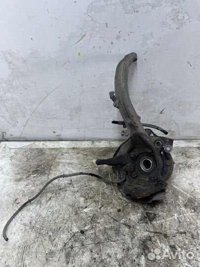 Кулак поворотный передний левый Mitsubishi Galant