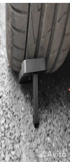 Универсальная подножка для автомобиля