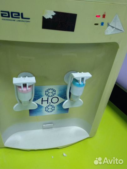 Кулер для воды Ael