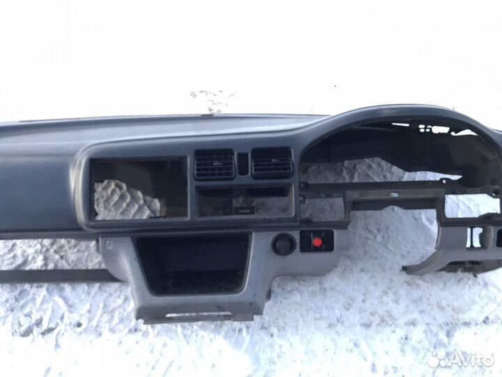 Панель передняя Mazda Bongo Friendee SG 1997 г.в