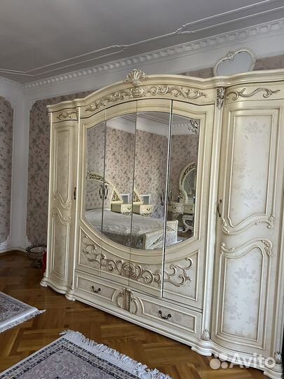 Спальный гарнитур