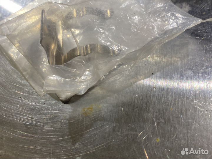 Скоба-фиксатор омывателя фар Toyota