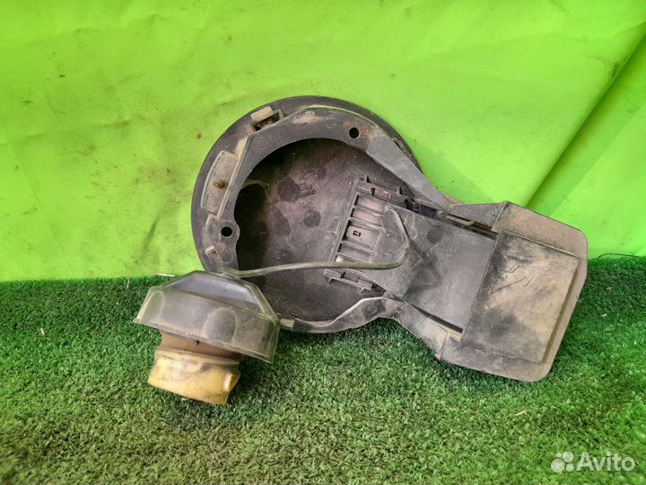 Лючок бензобака Chrysler Pacifica