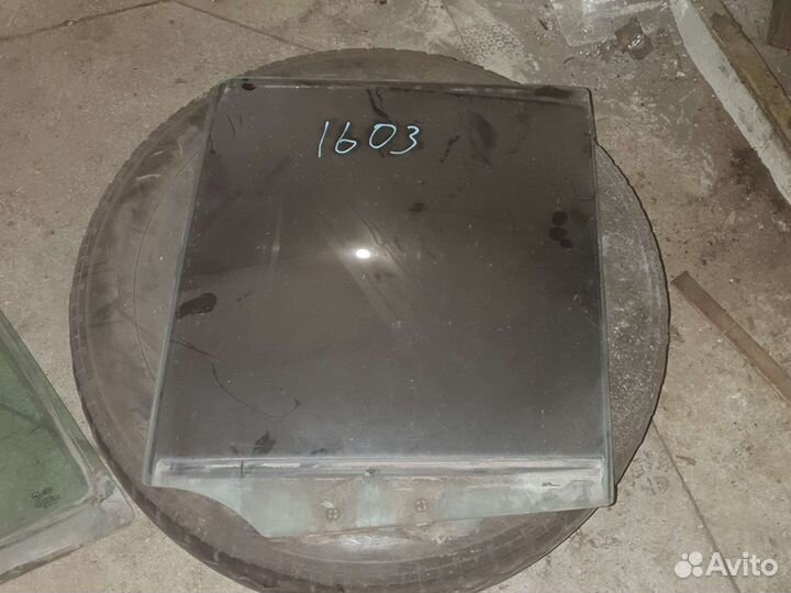 Стекло двери задней Киа Спортейдж 1