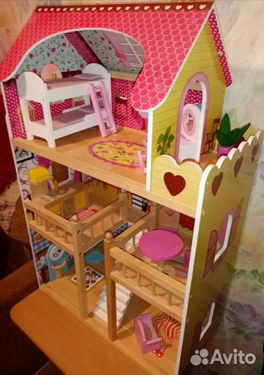 Домик кукольный с мебелью
