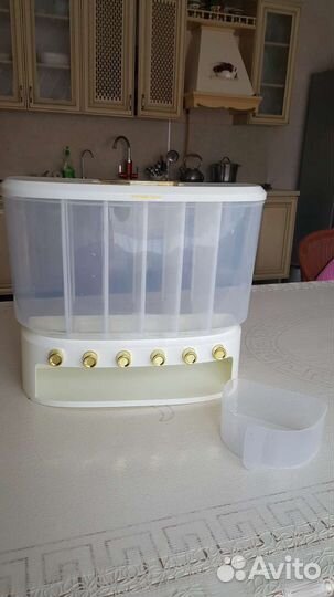 Диспенсер для сыпучих продуктов