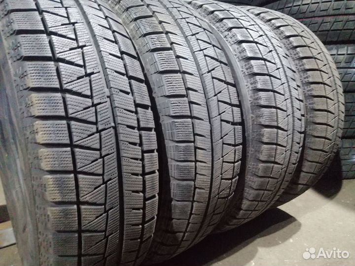 Bridgestone Blizzak Revo GZ 215/50 R17