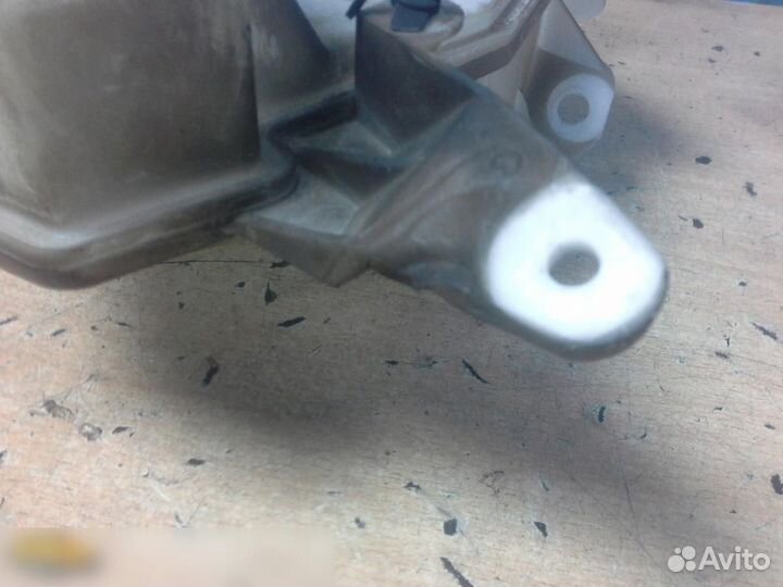 Бачок омывателя лобового стекла Nissan Almera (G15