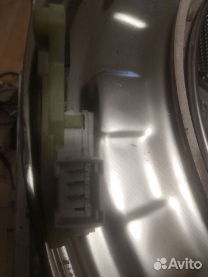 Замок люка (двери) indesit WIL102XR