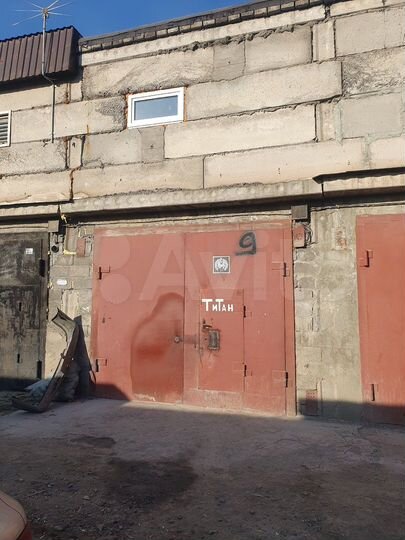 Гараж, > 30 м²