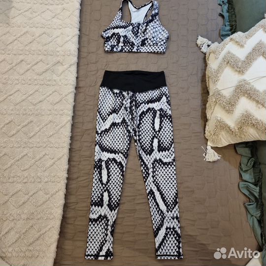 Костюм для йоги и фитнеса