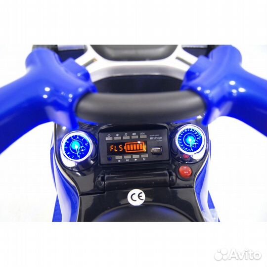 Толокар Rivertoys Mercedes-Benz GL63 c USB, AUX