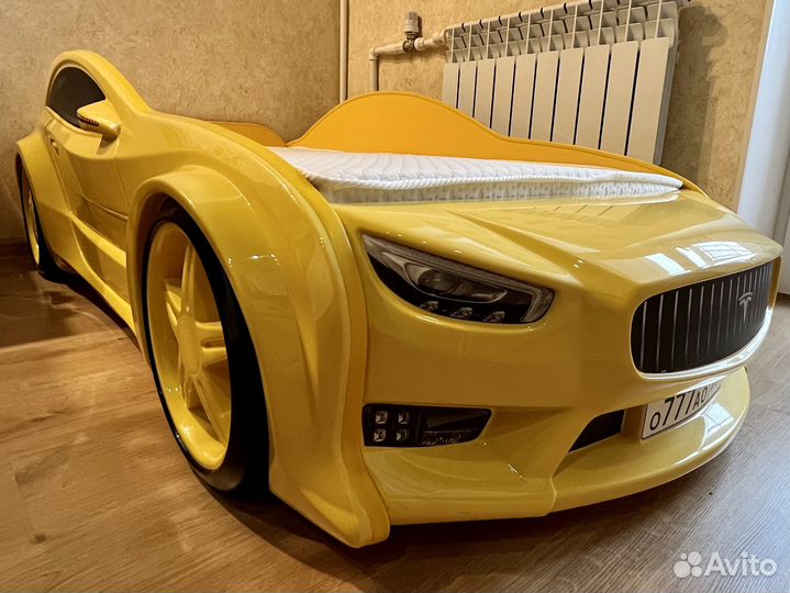 Детская кровать машина с матрасом