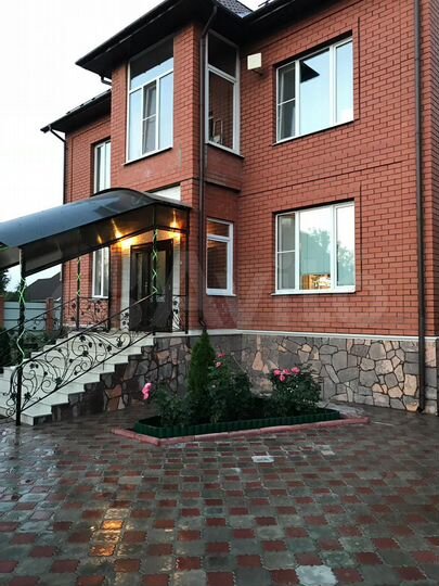 Дом 380 м² на участке 9 сот.