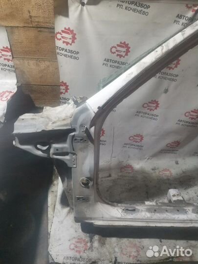 Центральная стойка кузова левая Toyota Corolla