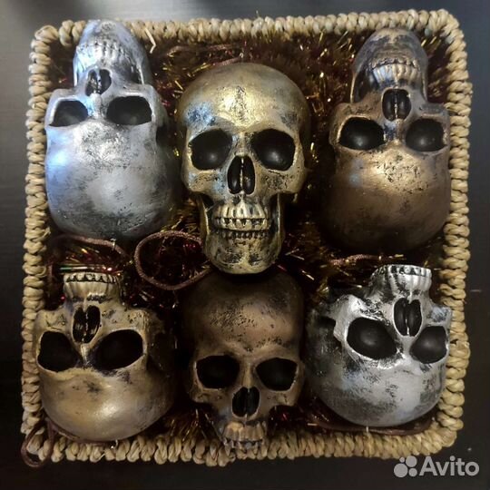 Ёлочные новогодние украшения череп