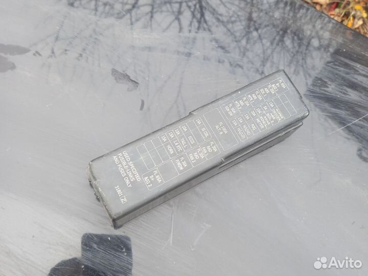 Крышка блока реле предохранителей almera classic