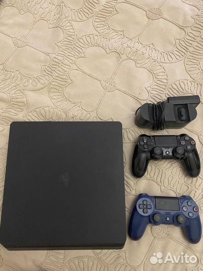 Игровая приставка ps4