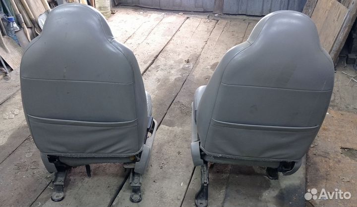 Сиденья от иномарки