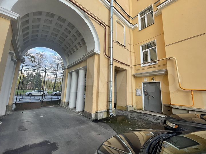 3-к. квартира, 74 м², 1/4 эт.