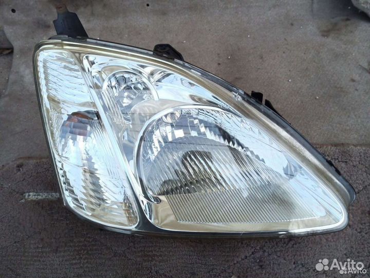 Фара Honda Civic eu1 правая