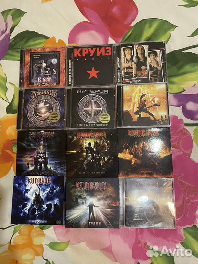 Коллекция видеокассет и аудиокассет