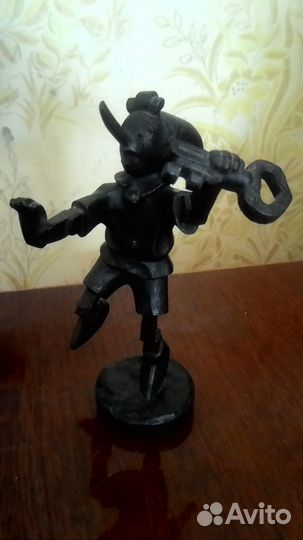 Статуэтка Буратино