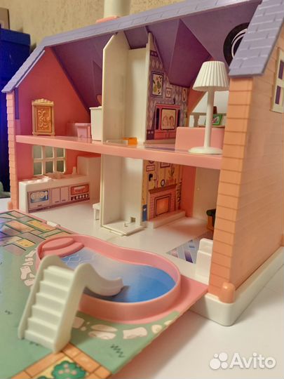 Кукольный домик с мебелью