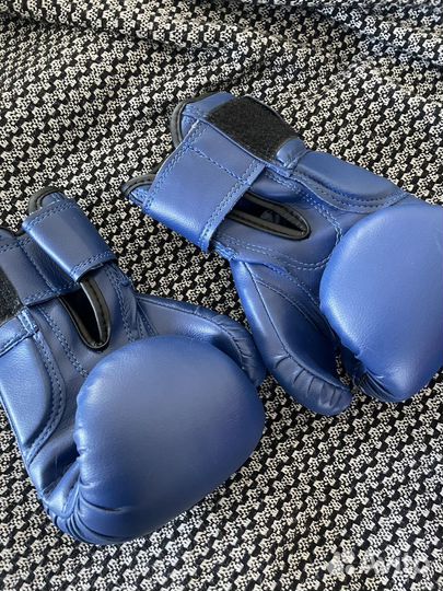 Боксерские перчатки и шлем детские