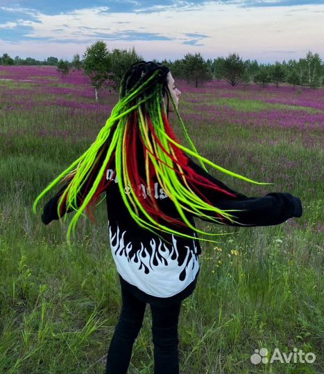 Вплетение де-дред, де-кос, зи-зи кос, сенегальских