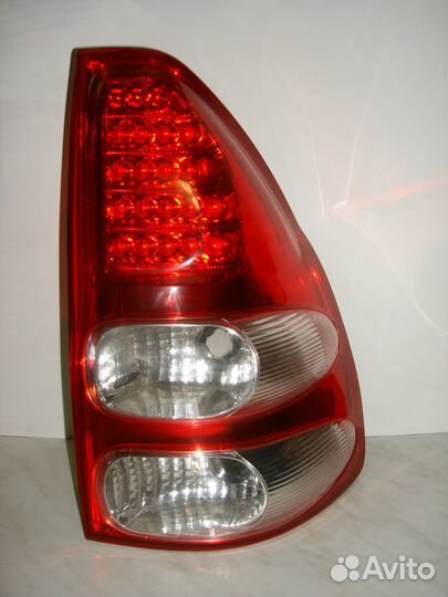 Фонарь правый светодиодн. Toyota Cruiser Prado 120