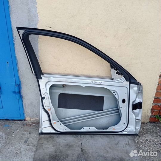 Дверь передняя левая мерседес w204