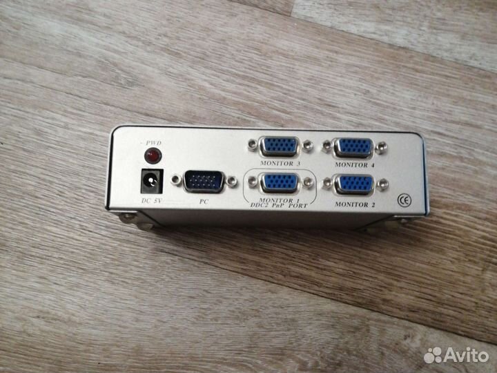 MSV4010-VGA -разветвитель