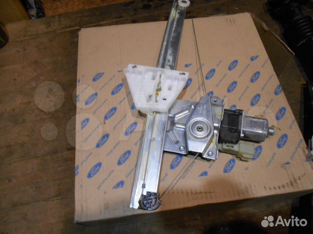 Стеклоподъемник задний правый Ford Kuga 2