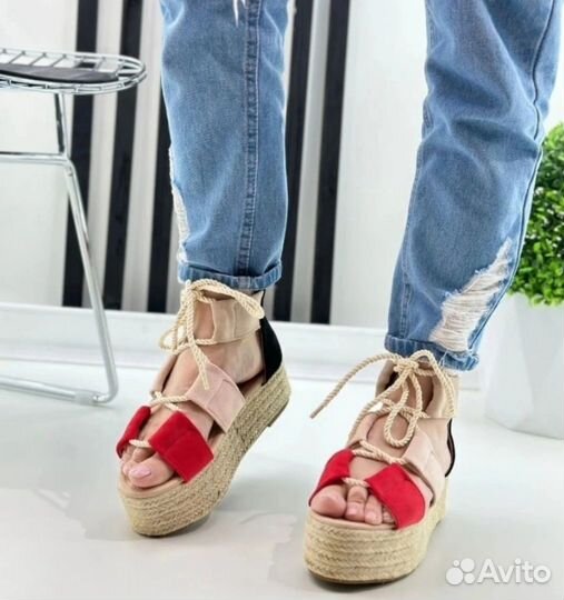 Платья, блузки