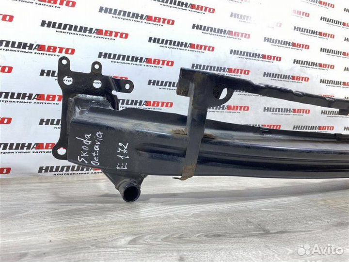 Усилитель переднего бампера Skoda Octavia A5 1Z