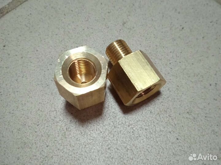 Переходник м10х1-м10х1.25 латунь