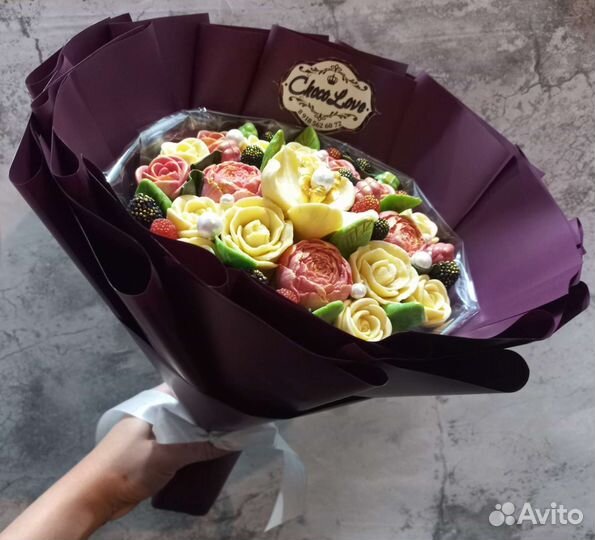Сладкие букеты из шоколада