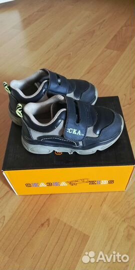 Кроссовки детские